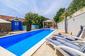 Ferienhaus für 6 Personen, mit Terrasse und Garten in Crikvenica