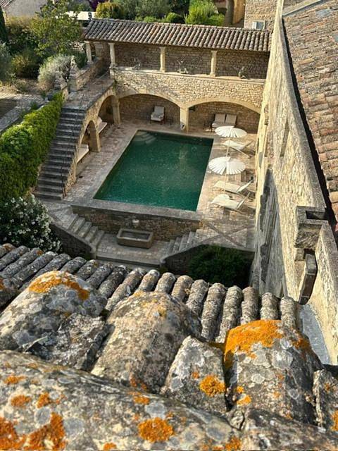 Deluxe Double Room with Bath in Saint-Maximin (Nimes), Région de Nîmes