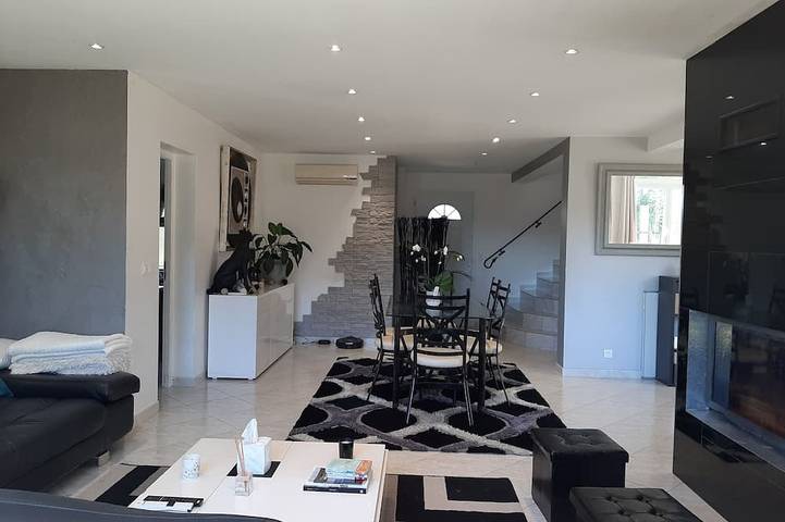 Beautiful air-conditioned villa with jacuzzi pool, large, quiet property with trees. in Belgodere, Calvi e dintorni