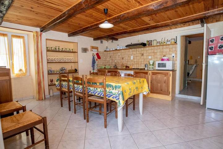 Location de vacances pour 5 personnes, avec jardin et terrasse à La Cresse - 4