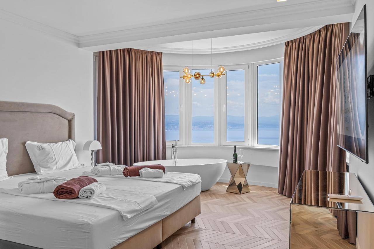 Ganze Wohnung, One-Bedroom Apartment with Balcony and Sea View in Primorje-Gorski Kotar