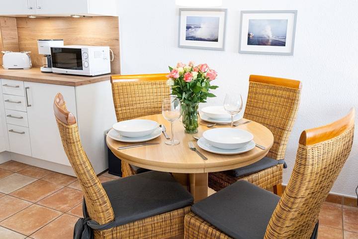 Ganze Wohnung, Moderne Ferienwohnung mit Sauna und beheiztem Innen-Pool in Westerland in Westerland, Sylt (Gemeinde)