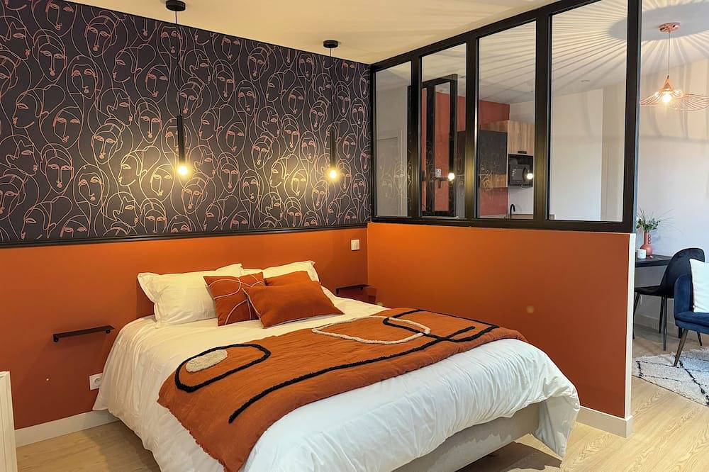 Entire apartment, Cozy Niort Tuscan Red _ Studio cocooning in Niort, Niort region