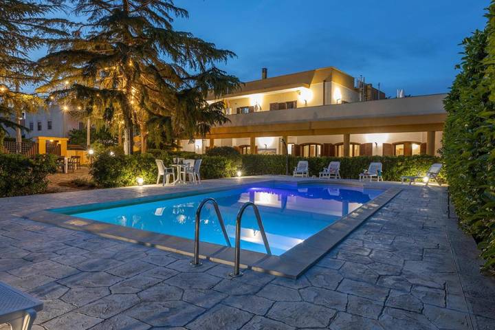 Ferienwohnung für 8 Personen, mit Garten und Pool