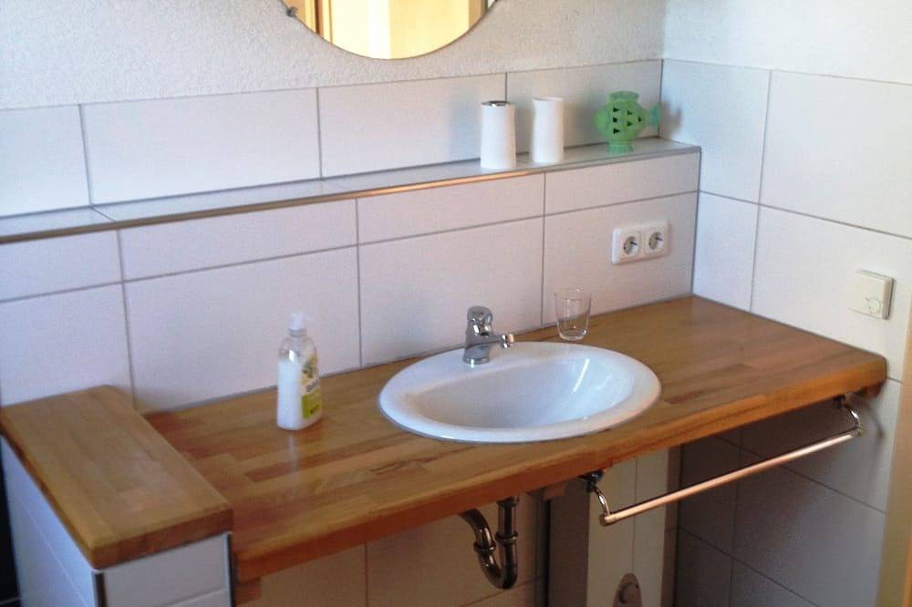 Ganze Wohnung, 2 schöne Fewo (+ Nr. 2731295) in Höhenlage des Ruwertals am Stadtrand von Trier. in Mertesdorf, Moseleifel