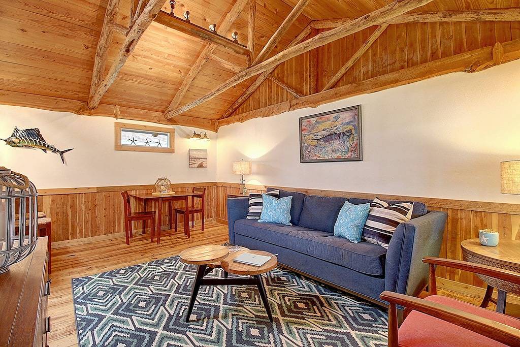 Enjoy the breeze at Nine Palms Cottage in Port Aransas, Mustang Island