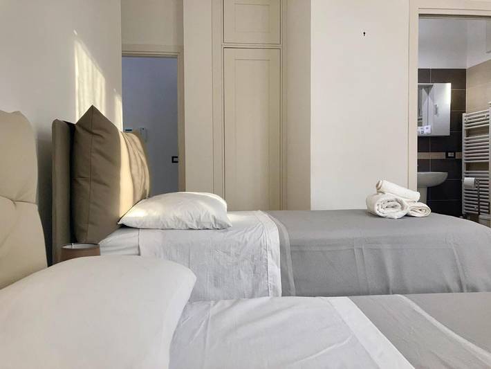 Chambre d’hôte pour 3 personnes, avec jardin ainsi que vue et balcon à Praia a Mare - 4