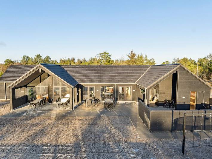 Ferienhaus für 22 Personen, mit Pool und Sauna in Vejers Strand