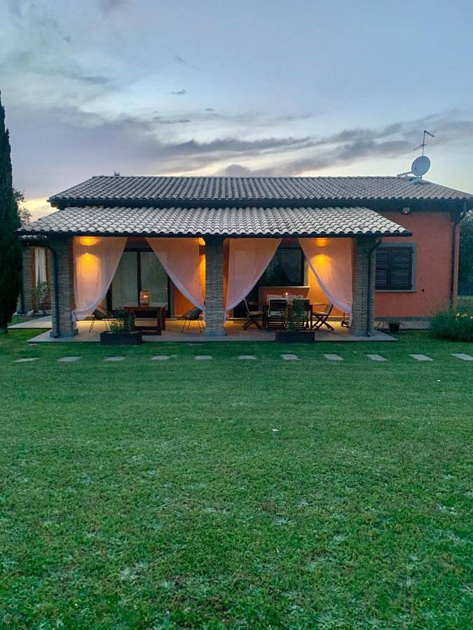Location de vacances pour 4 personnes, avec jacuzzi ainsi que jardin et piscine à Viterbo - 3