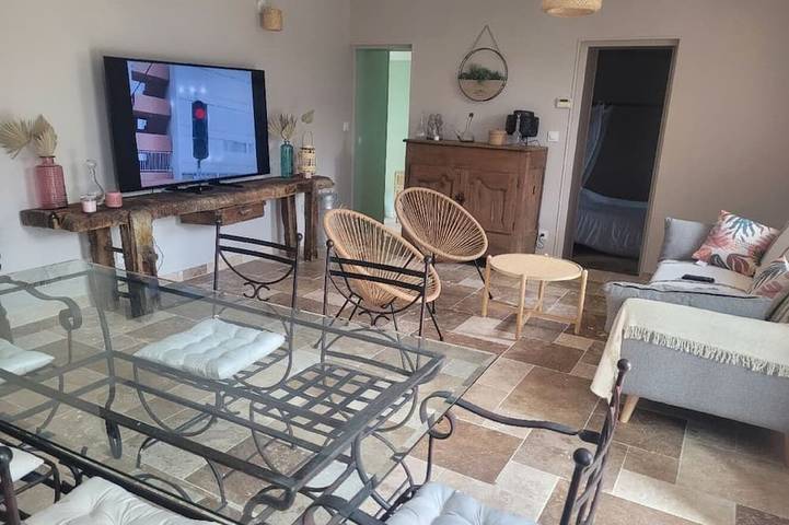 Gîte pour 6 personnes, avec jardin à Cerbois