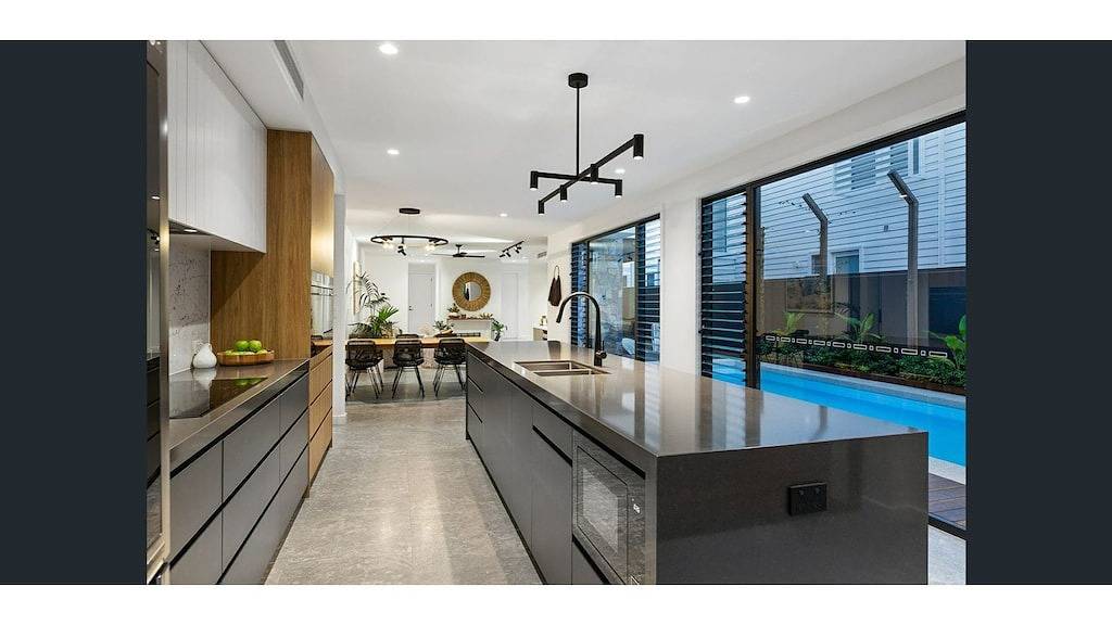 Holiday Home for 10 People in Casuarina, New South Wales