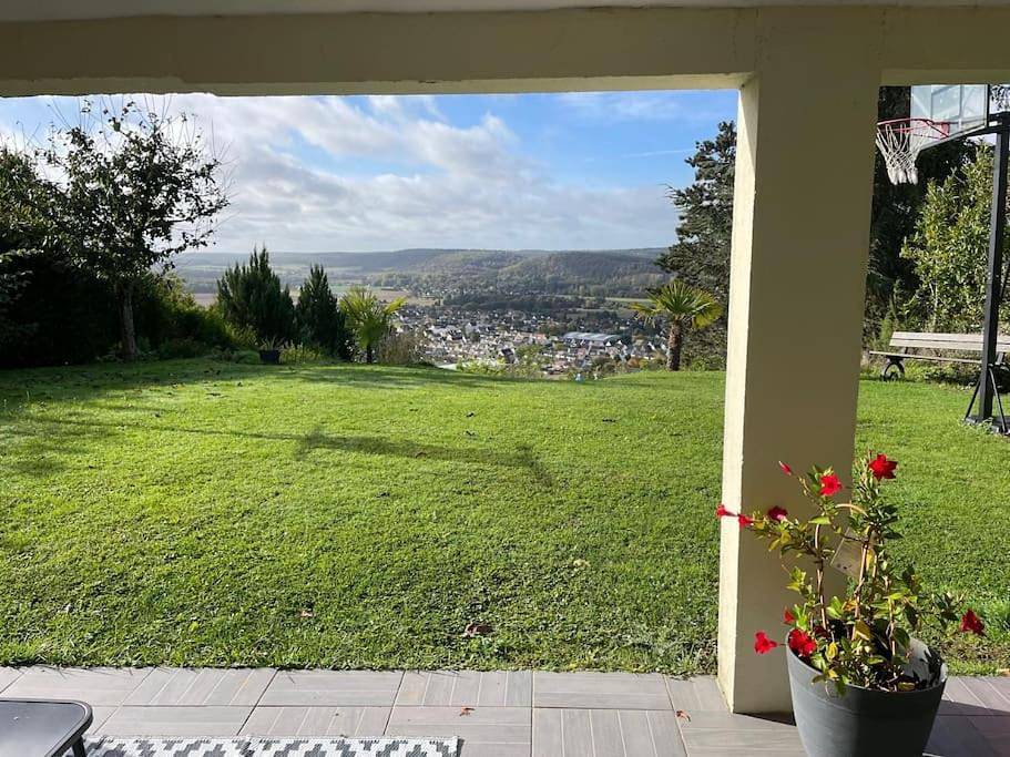 Appartement entier, Appartement terrasse avec vue et parking privé in Louviers, Région de Les Andelys