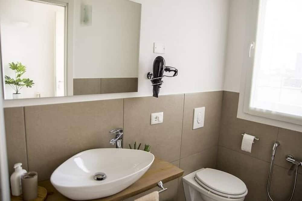 Apartamento entero, Home Suites Home - Peperoncino - 1.6 km from Peschiera del Garda in Valeggio sul Mincio, Provincia de Verona