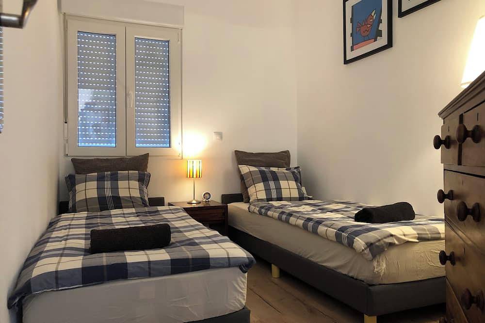 Casa the Dutchman,  totally off-grid,on a private plot of 10.000m2 in Navarrés, Provincia de Valencia