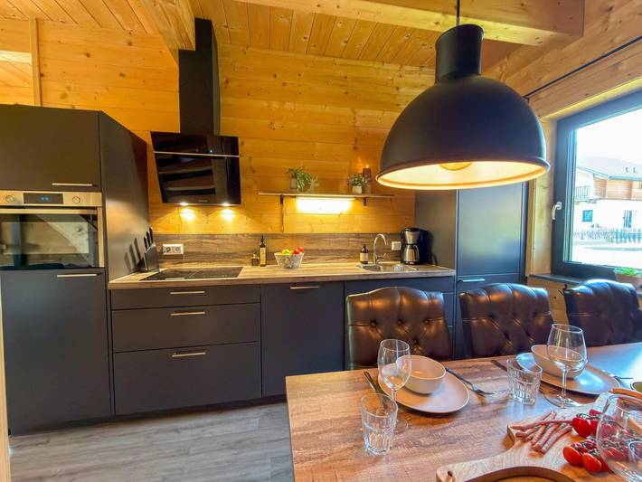 Chalet mit Sunshower und panoramischem Blick in Hermagor-Pressegger See, Bezirk Hermagor
