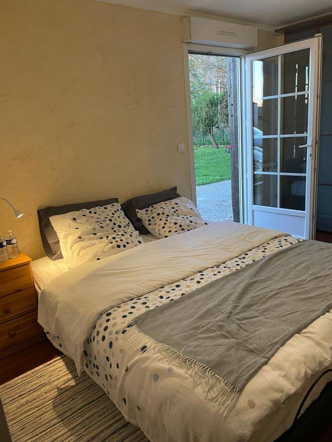 Double Room with Private External Bathroom in Chailly-en-Bière, Parc naturel régional du Gâtinais français