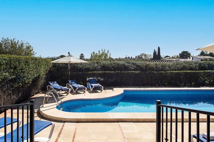 Villa Luis Vives mit Bergblick, Wlan, Garten, Balkon, Terrassen & Pool in Port de Pollença, Pollença