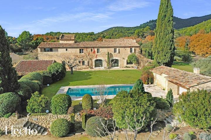 Villa per 10 persone, con Balcone e Terrazza nonché Giardino e Piscina a Lauris