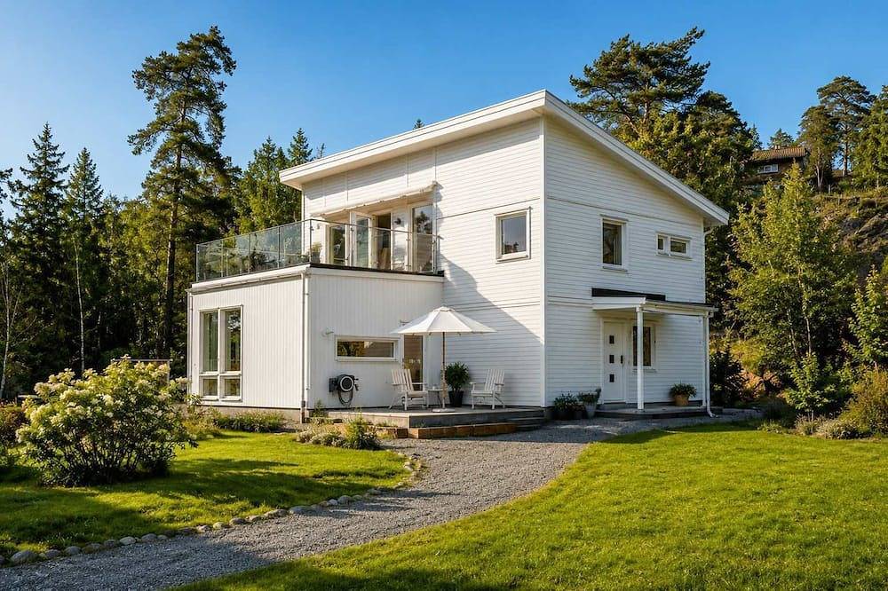 Family Villa in Saltsjöbaden near the Beach in Nacka, Stockholmer Schärengarten