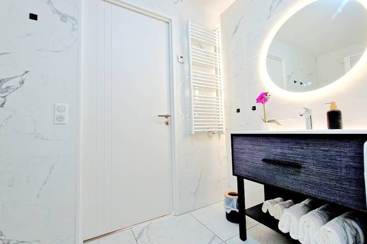 Appartement entier, Stylish Stay Paris - Netflix Comfort - 850m to Subway Rer A in Rueil-Malmaison, Hauts-de-Seine