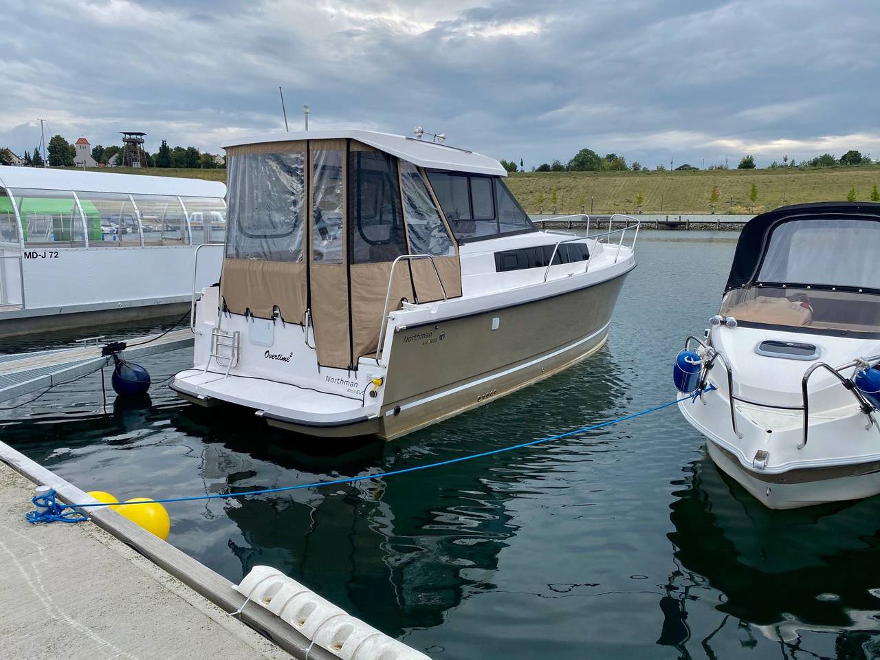 Ganze Wohnung, Yacht Overtime im Hafen der Marina Braunsbedra in Braunsbedra, Saale-Unstrut
