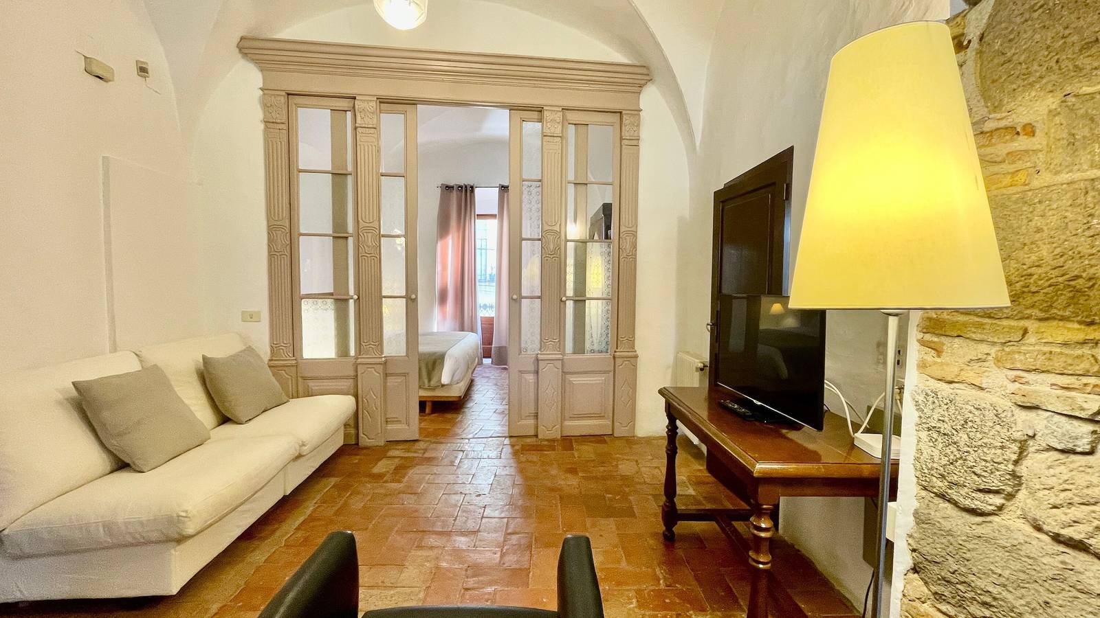 Geheel appartement, Appartement 'Apartaments Can Gibert - Rubina' met privé terras, gedeelde tuin en Wifi in Castelló d'Empúries, Upper Empordà