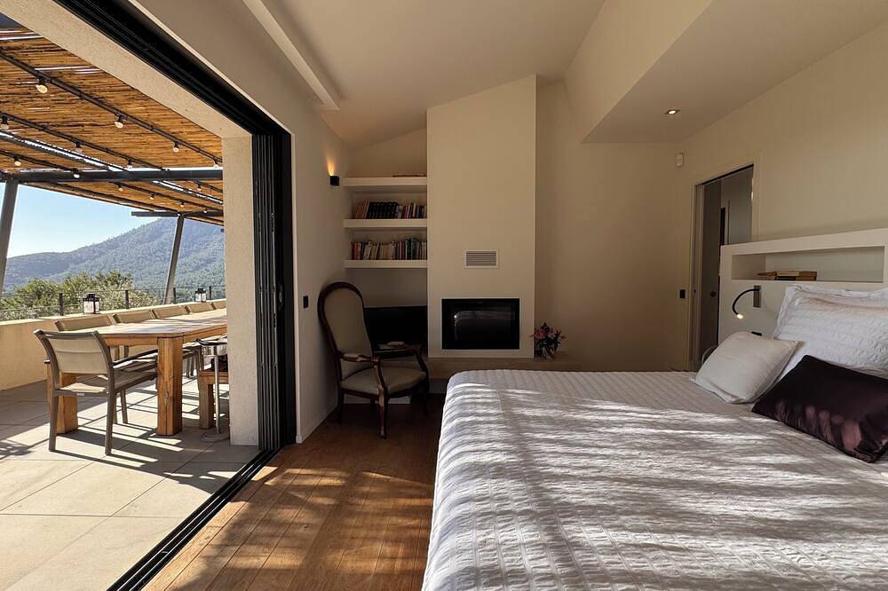 Villa Vespera for 10 persons with unobstructed view heated salt pool in Solliès-Ville, Toulon regio