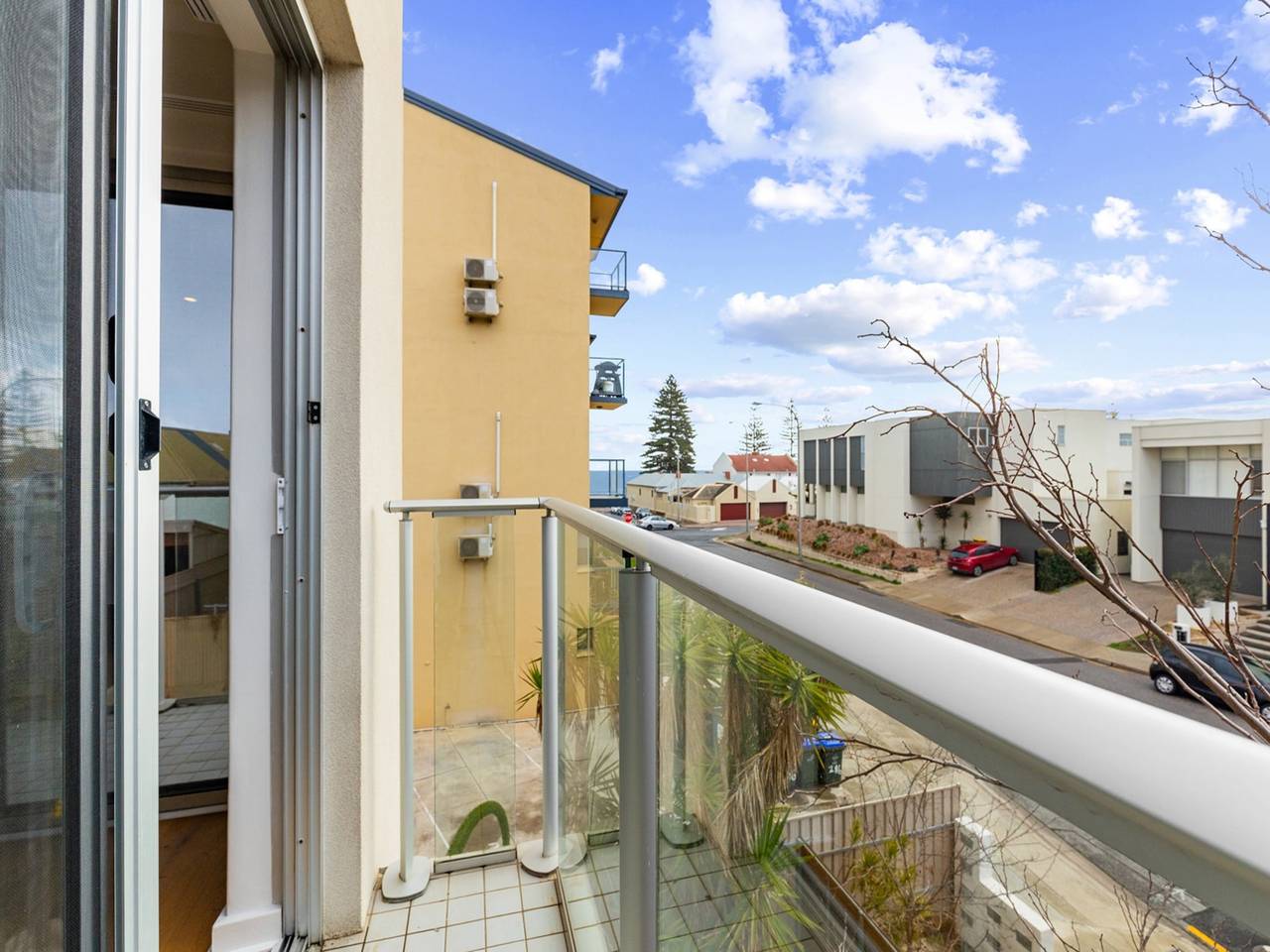 Entire apartment, Stylish 2-Bed Home Steps from Henley Beach in Henley Beach, South Australia