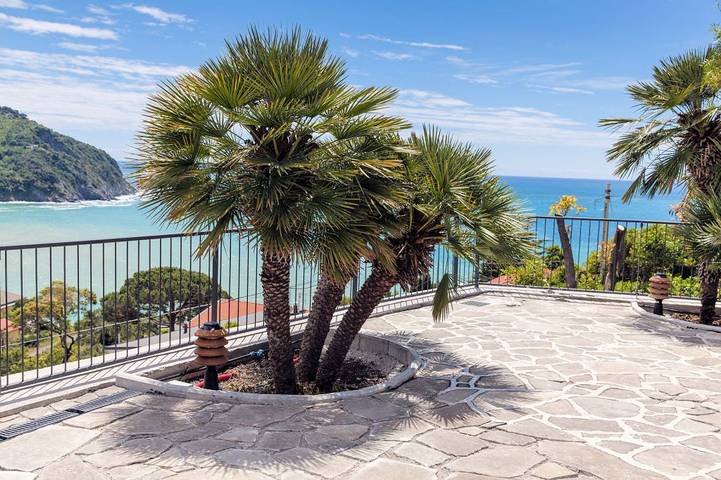 Location de vacances pour 8 personnes, avec terrasse et jardin, animaux acceptés à Bonassola - 2