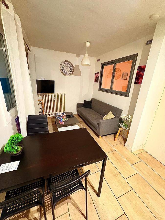 Appartement entier, One-Bedroom Apartment in Royat, Parc naturel régional des Volcans d'Auvergne