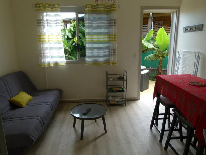 Gîte pour 2 personnes, avec jardin et vue à Saint Gilles les Hauts - 2