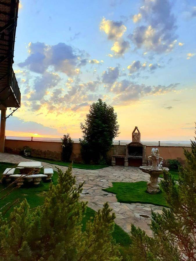 Casa rural para 4 personas, con Balcón y Jacuzzi además de Terraza y Jardín en Provincia de Teruel - 2