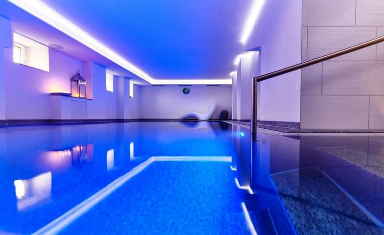 BnB für 6 Personen, mit Balkon und Terrasse sowie Whirlpool und Garten in Leipzig