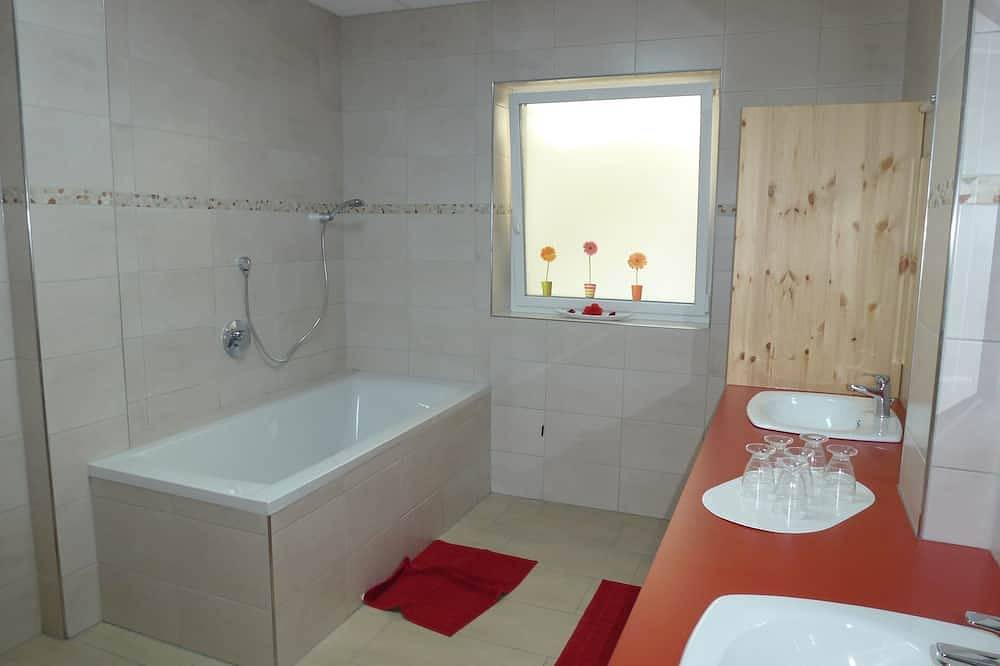 Xxl Wohlfühloase für 6 Personen behindertenfreundlich in Cond, Cochem