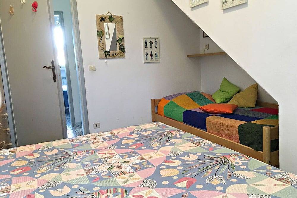 Villa Versilia Marina Pietrasanta 2 Schlafzimmer Badezimmer Wohnzimmer Küche Esszimmer in Marina di Pietrasanta, Pietrasanta