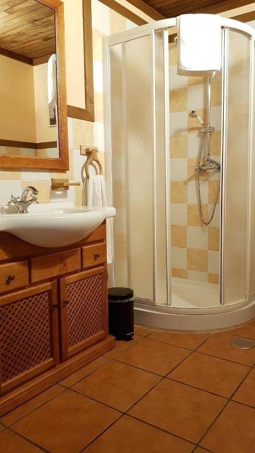 Casa rural con piscina para 6 personas, con piscina además de vistas y jardín en Provincia de Orense - 2