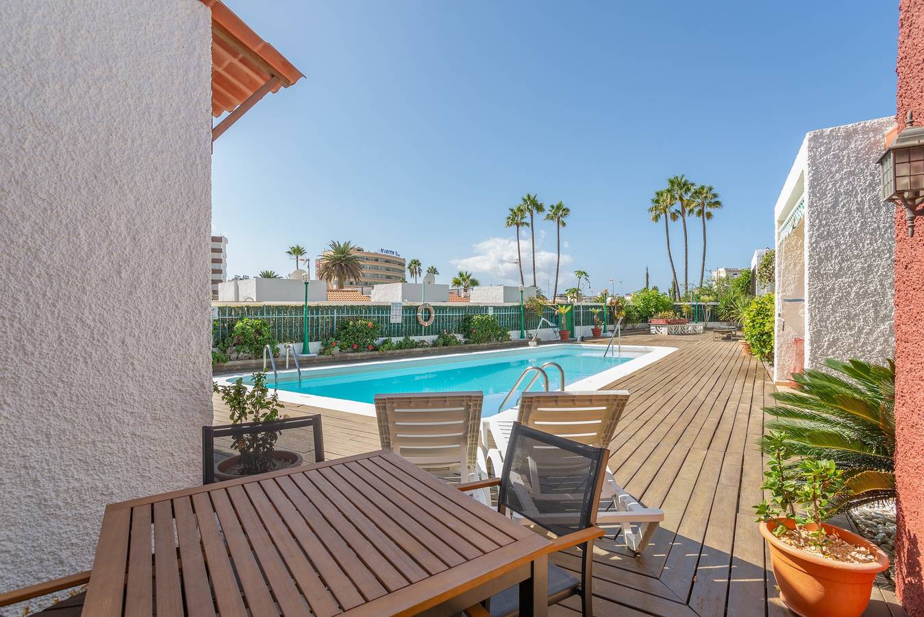 Appartement entier, Bungalow de vacances à Playa del Inglés avec piscine partagée, terrasse privée et Wi-Fi in Maspalomas, San Bartolomé de Tirajana