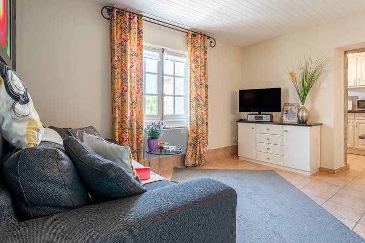 Entire apartment, Gite Jaune – Paradise of Provence in Le Pin, Nimes region