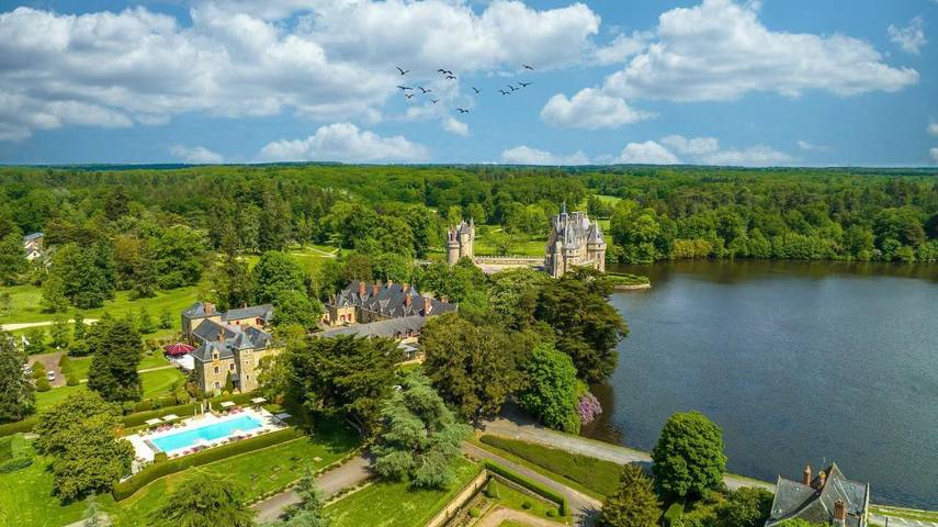 Hôtel pour 4 personnes, avec Terrasse et Jardin ainsi que Piscine et Vue