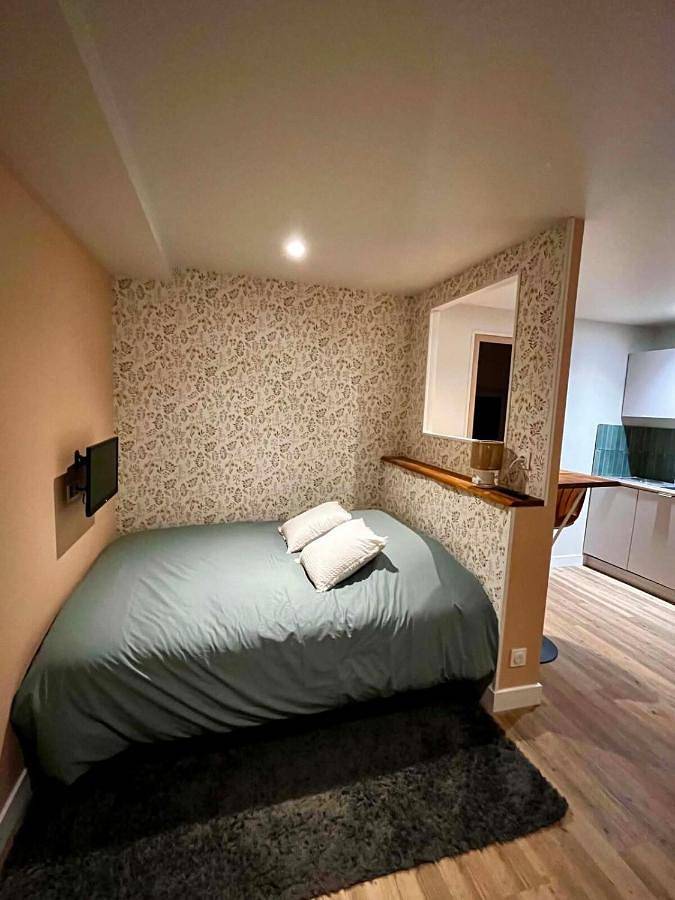 Gîte pour 2 personnes, avec Terrasse et Jardin à Millières