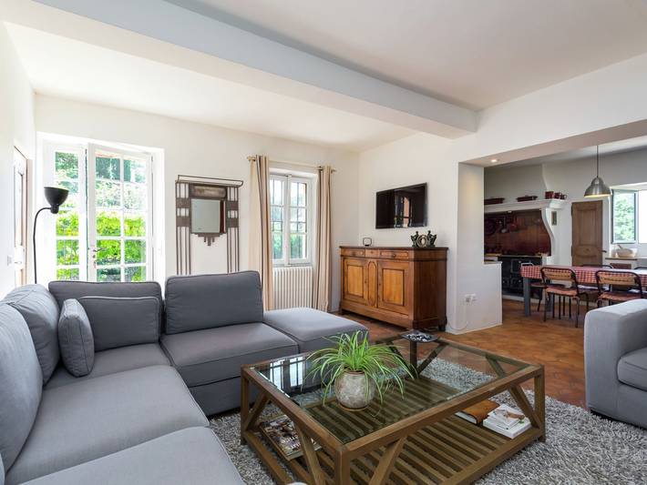 Location de vacances pour 8 personnes, avec jardin ainsi que piscine et terrasse à Grasse - 2