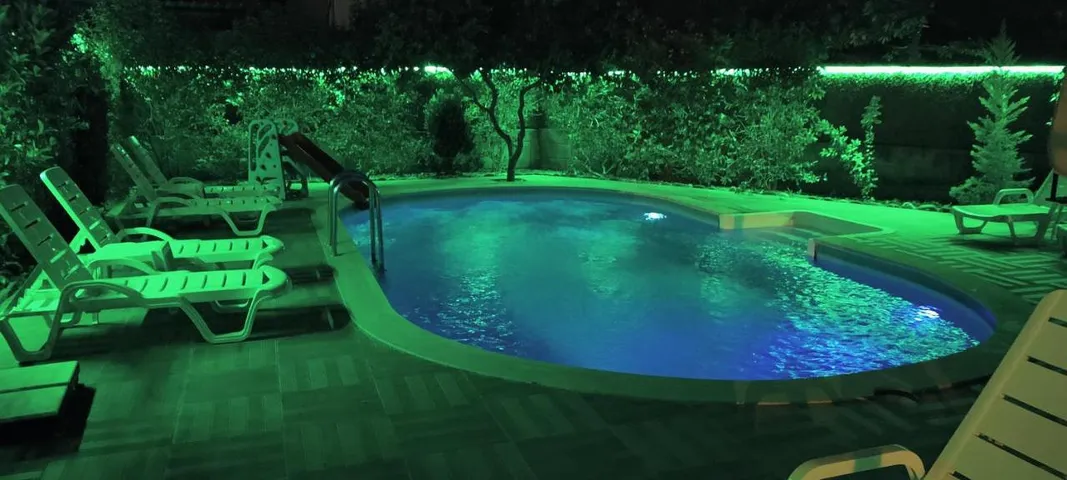Chalet para 10 personas, con jardín además de vistas y piscina - 1