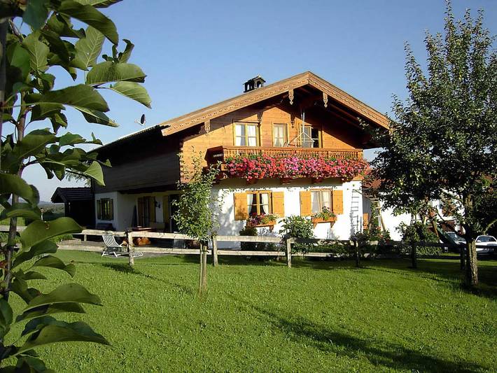 Ferienhaus für 4 Personen, mit Balkon und Garten