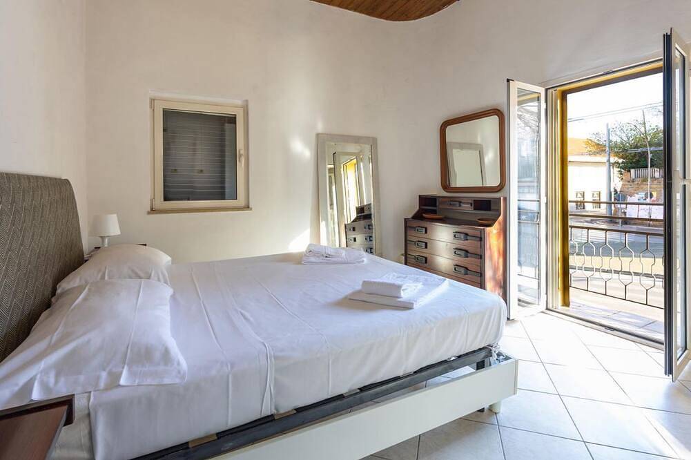 Apartamento entero, La Casa sul Piazzale by Rentbeat  in Chieti, Provincia de Chieti