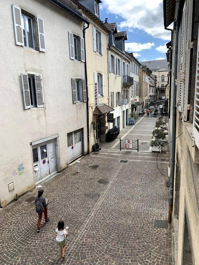 Gîte pour 2 personnes, avec jardin dans Office de Tourisme de Lons le Saunier - 2