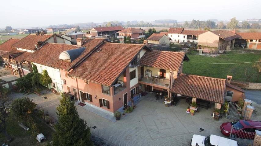 Casa vacanza per 2 persone, con Terrazza e Giardino nonché Panorama a Poirino