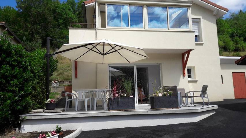Appartement de vacances pour 4 personnes, avec vue sur le lac ainsi que jardin et vue, adapté aux familles
