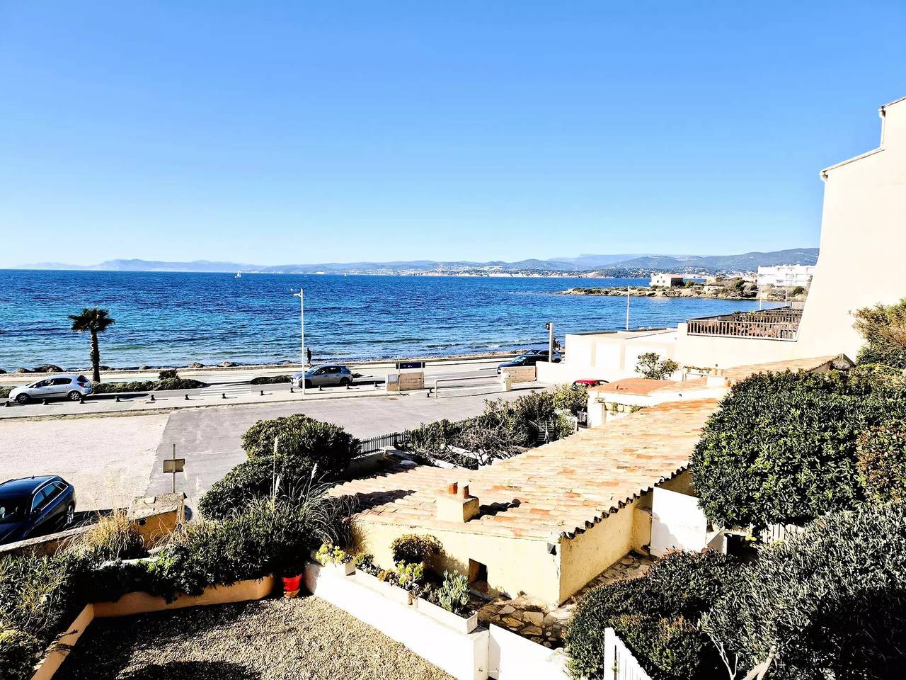 Hel studio-lejlighed, Full sea view, 10 m sandy beach, Brusc, Terrace... in Le Brusc, Six-Fours-les-Plages