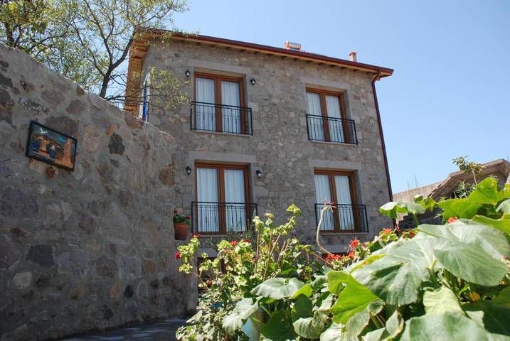 Ferienhaus für 4 Personen, mit Balkon und Terrasse sowie Garten und Ausblick