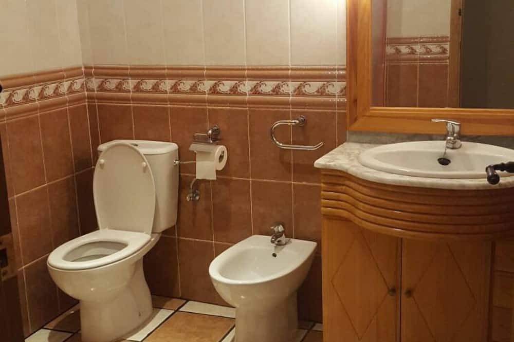 Entire apartment, Tourist Apartment, Between Monfrague -Villuercas .Close To Trujillo And Caceres in Jaraicejo, Cáceres Region